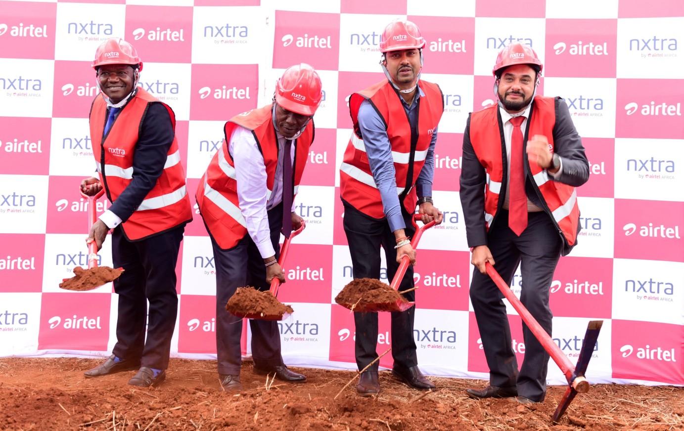 Communications Authority Assistant Director Compliance Peter Ikumilu, ICT CS William Kabogo, Nxtra Africa CEO Yashnath Issur, and Airtel Kenya MD Ashish Malhotra.